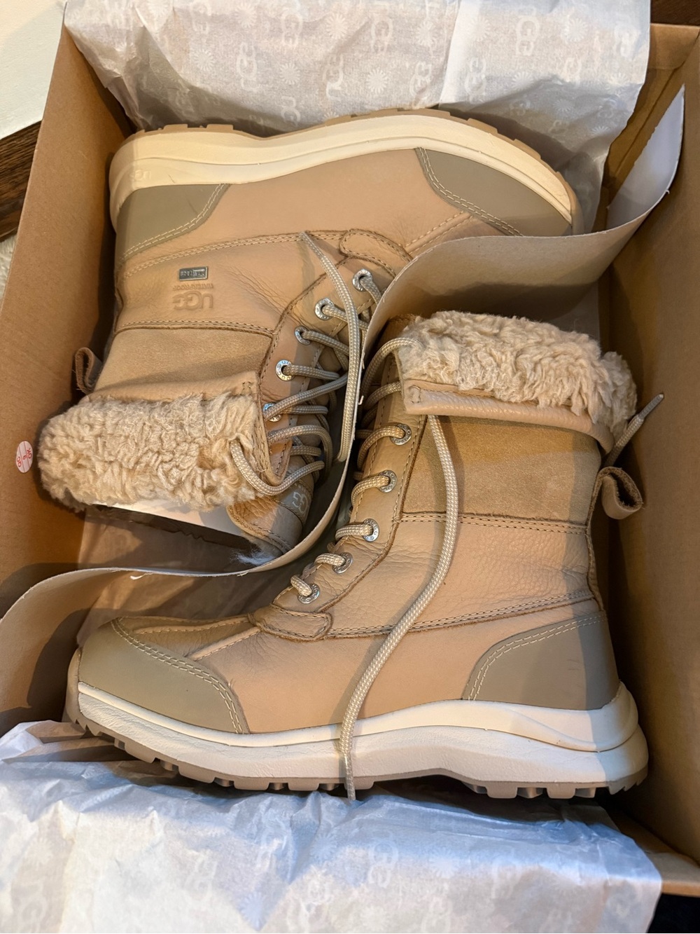 UGG Adirondack Boot lll waterproof size 7